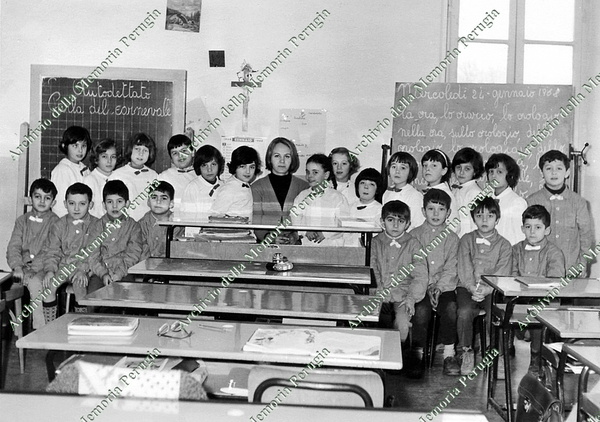 Archivio Memoria Condivisa Una Classe Della Scuola Elementare Di Pretola