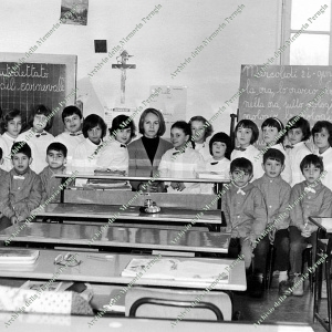 Una classe della scuola Elementare di Pretola