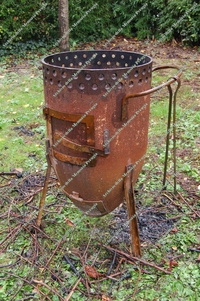 Barbecue ricavato da una bomba da 500 libbre 
