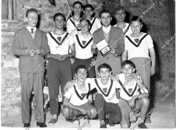 28 SANTUCCI GIACOMO ARCHIVIOAnno 1959 - Olimpiadi Salesiani - La squadra di S Domenico.jpg