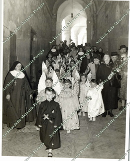 La Parrocchia di San Barnaba di via Cortonese nel chiostro del Duomo per la processione di San Gabriele dell’Addolorata