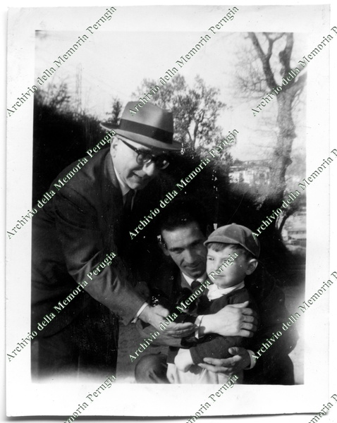 Aldo Capitini con Gianni e il piccolo Riccardo Piergallini